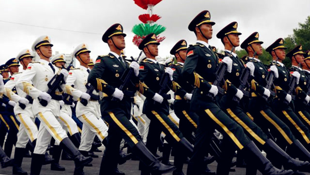 燃!中国人民解放军三军仪仗队帅气亮相白俄罗斯阅兵式