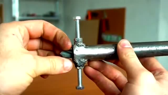 牛人自制一把铁丝捆扎工具,堪称神器,发明者简直就是天才!