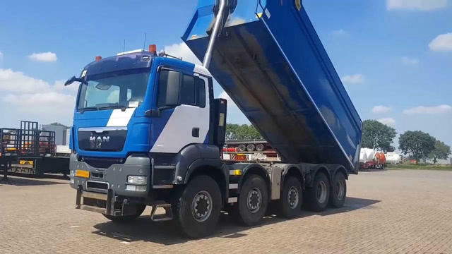 德国man牌五轴翻斗车,底盘真不错,不给钱都想去开一天