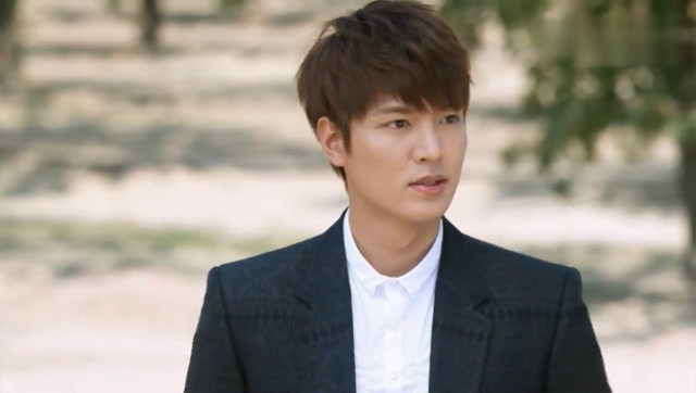 《继承者们》金叹穿上西装参加上流人士的聚会,颜值巅峰啊有木有