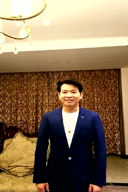 歌手小山今晚点首秀