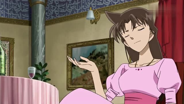 名侦探柯南小兰带柯南拜访米拉公主柯南从桌底发现了线索