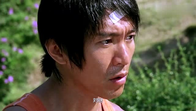 少林足球吴孟达刚说踢球有搞头周星驰就逼着现在就去做