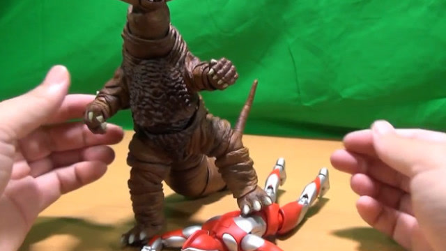 超炫酷可动火炎骨兽强势对战迪迦奥特曼