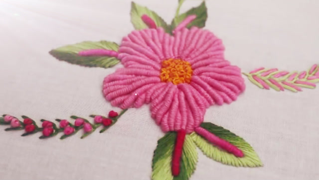 手工刺绣:卷针绣豆针绣缝制花蕊花朵