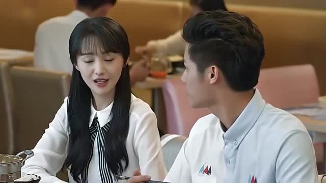 于半珊饭后调侃肖奈,微微的一声咳嗽,愚公尴尬离去