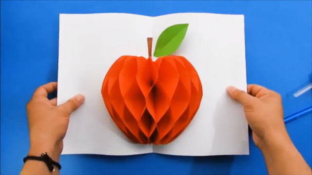 创意手工diy,教你用纸制作一个可以弹出的3d苹果卡片,非常简单