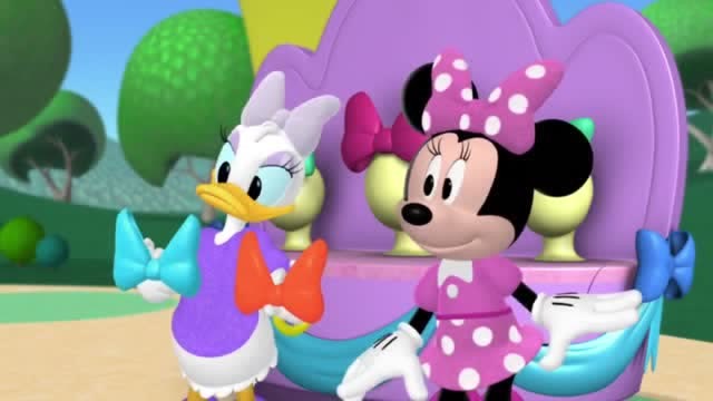 米奇妙妙屋:黛丝终于找到心仪的蝴蝶结,急忙让米妮帮忙戴上