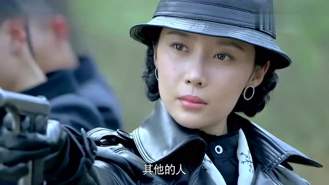 夏安国弹无虚发打断炸弹绳,女特工配合无间,瞬间干掉鬼子头目