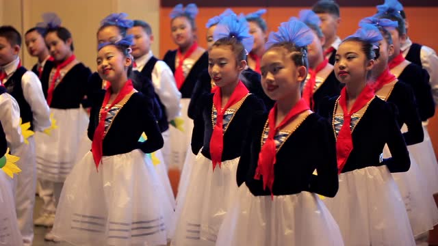 鸡西市师范附小「四年二班」合唱比赛