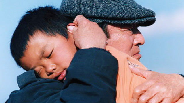 父亲为完成去世儿子的心愿,独自拍摄传统剧目,感动!