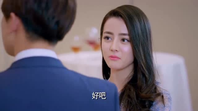 克拉恋人:热巴叹气的说:看来没有纯真的爱情了吧,撅起的小嘴超萌