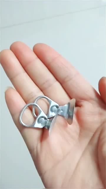 今天教大家用易拉罐拉环,节省衣柜空间,你学到了吗?