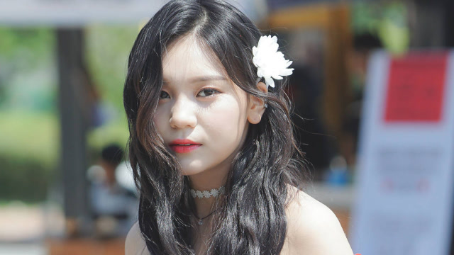 gfriend严智直拍版《sunrise》,严智现在变得越来越漂亮了!