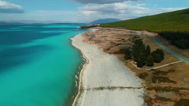 看浅海的颜色和深海的不一样是绿色的层次分明好神奇啊