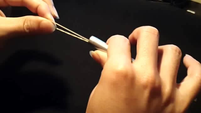 魔术:明明是橡皮筋,一眨眼就变成一支笔,不看教程还真看不出破绽