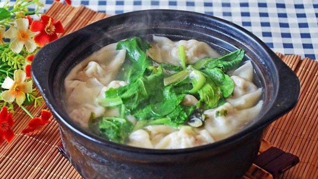 砂锅馄饨加电烤肉,经济实惠又美味!