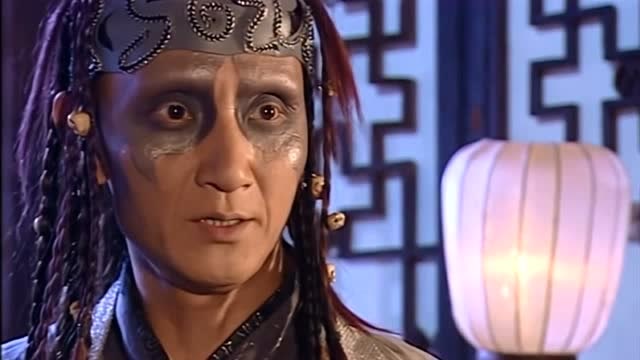 苦头陀太搞笑了,说周芷若是自己和灭绝的私生女,玄冥长老都信了