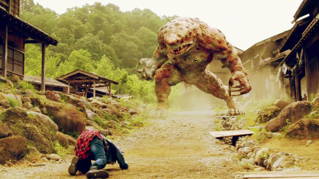 小伙意外闯入吸血鬼村庄,跑出一只千眼怪,脸色瞬间大变