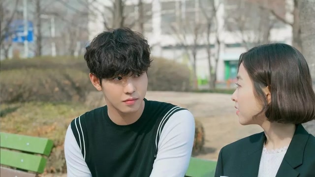 《abyss》朴宝英与安孝燮复活后变卖东西维持生活,两人搞笑又甜蜜