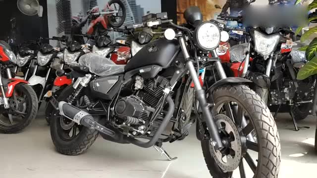 跑车看腻了,这款钱江太子摩托k-light200,感觉怎样?