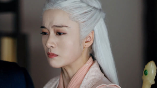 白发:泠月是苻鸢的女儿,容齐却为救容乐,亲手杀死自己的亲妹妹