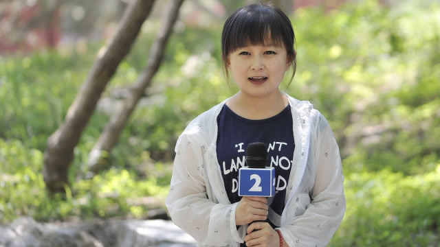 1.3米袖珍女孩竟年薪60万,32岁的她坦言:追求者多成烦恼