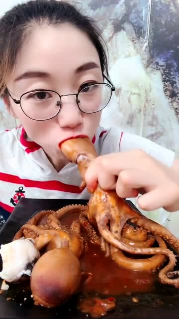 美食吃播:红烧味八爪鱼