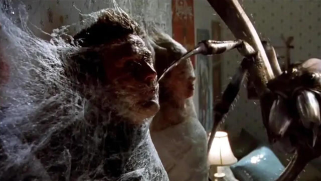 巨型蜘蛛疯狂袭击人类用蛛丝包裹起来成为盘中餐