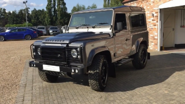 2019款路虎卫士到货,看到这霸气颜值和内饰,我忘了奔驰g