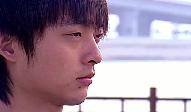 火力少年王:高添为了让男子心服口服,决定挑战电击队队员