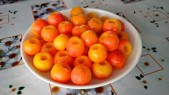 农村媳妇自制沙果罐头,营养卫生又美味,比买的强多了