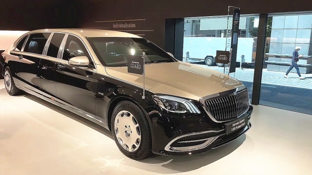 1000万的2020款奔驰迈巴赫s650 ,看到后排座椅,不要太气派