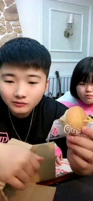 白小白和大萌连吃的都能共享他老公还是一个团队的