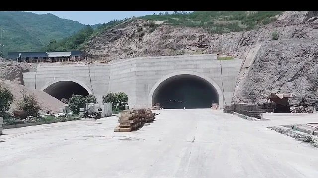 浙江省东阳市39省道西岘峰隧道实况
