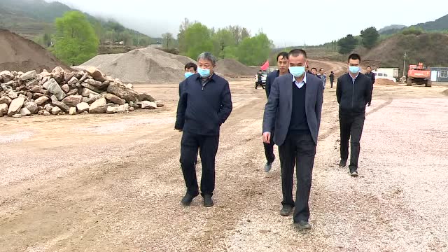 武新亮调研驼梁景区旅游公路建设进展情况