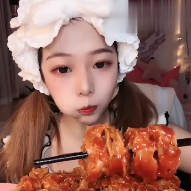 吃货小姐姐你这么诱惑我们好吗?简直堪称深夜放毒,过瘾!