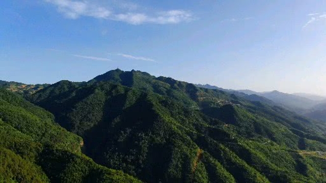 陕西宁强魅力乡村之燕子砭镇,嘉陵江畔,铁轨穿行,真是绝美一地