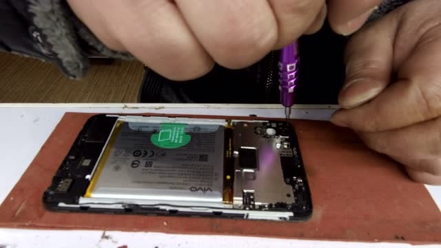 vivo y85拆机更换屏幕教程