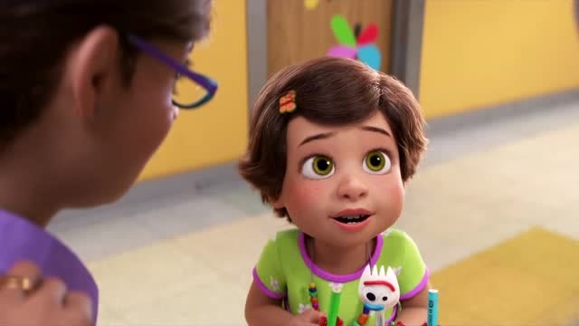 玩具总动员:小女孩用垃圾勺子做了一个玩具,玩具居然活了过来.