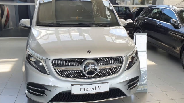 2019款奔驰v300d豪华商务mpv到店实拍,外观和内饰全方位展示