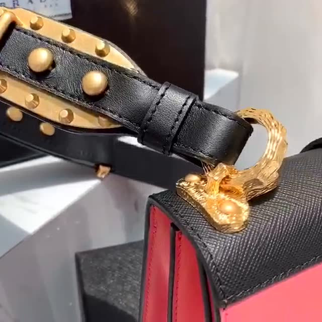 prada荣宅限量版包111