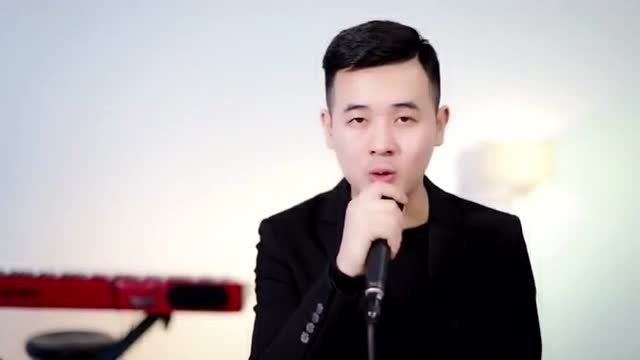 蒙面唱将猜猜猜小阿枫翻唱歌曲《爱上你等于爱上了错》一首很好听的