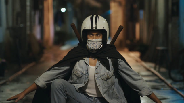 乘风破浪2:徐太浪穿越到98年遇劫匪,老爸变身乡村蝙蝠侠救他