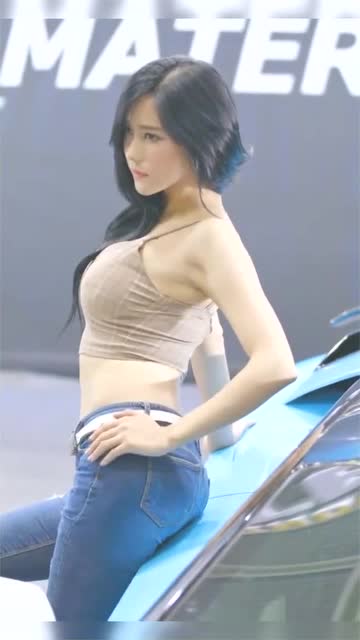 韩国第一车模金荷图片