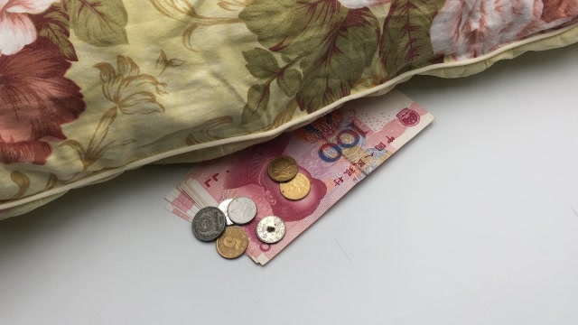 过年在枕头底下放"钱",这寓意真好,懂的人还不多,看完我也放