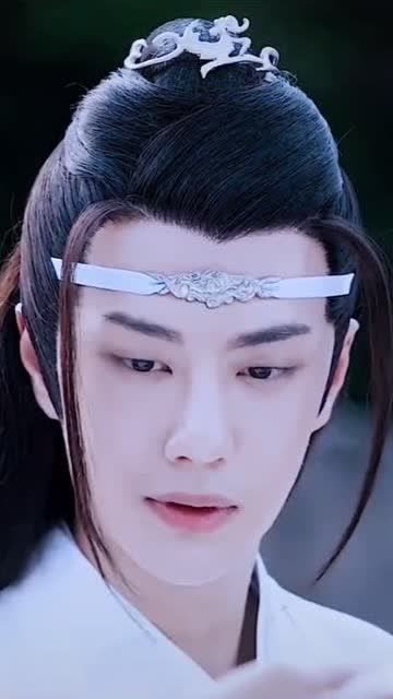 陈情令播放一周年啦,一起看下蓝湛笑vs王一博笑!