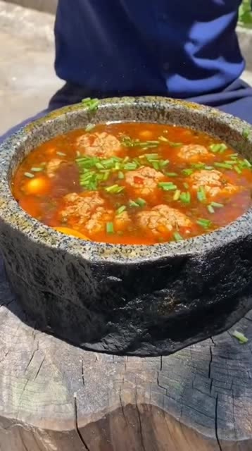 家里祖传的石锅,用它做出来的肉丸子,米其林大厨都说好!