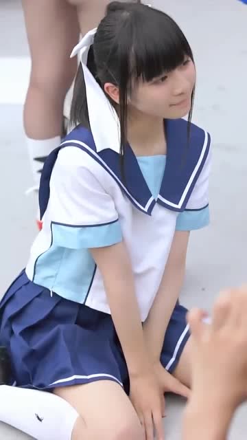 漫展上的jk制服少女标准的萝莉跪一般男生还真学不了