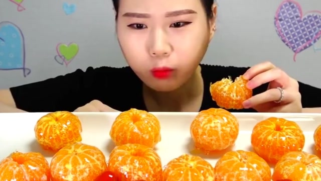 卡妹 橘子小番茄糖葫芦的吃播!咀嚼音真是清脆好听啊#美食高光时刻